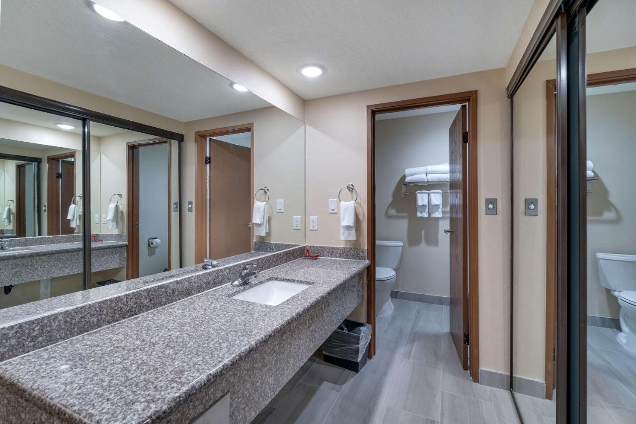 Surestay Plus Hotel By Best Western Price Exteriör bild