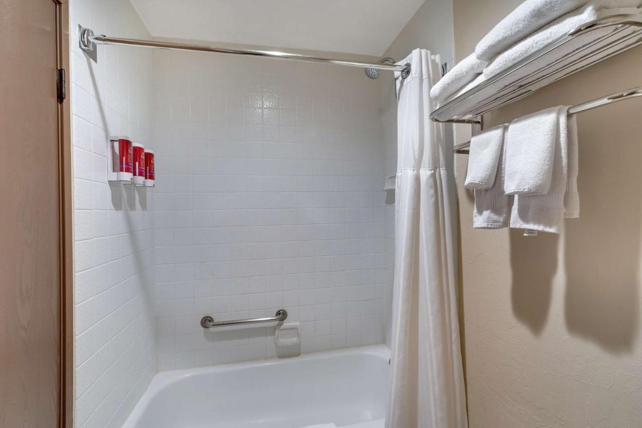 Surestay Plus Hotel By Best Western Price Exteriör bild